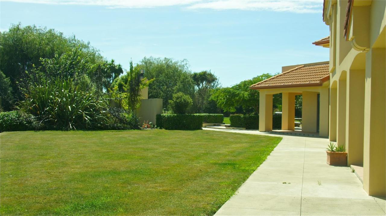 Tuscany Downs Estate Darfield Extérieur photo